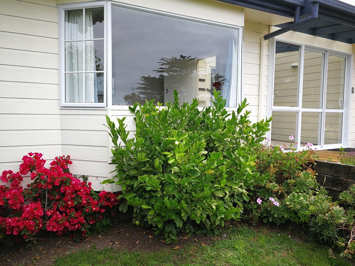 Mont'S Cottage Awatuna Exteriör bild